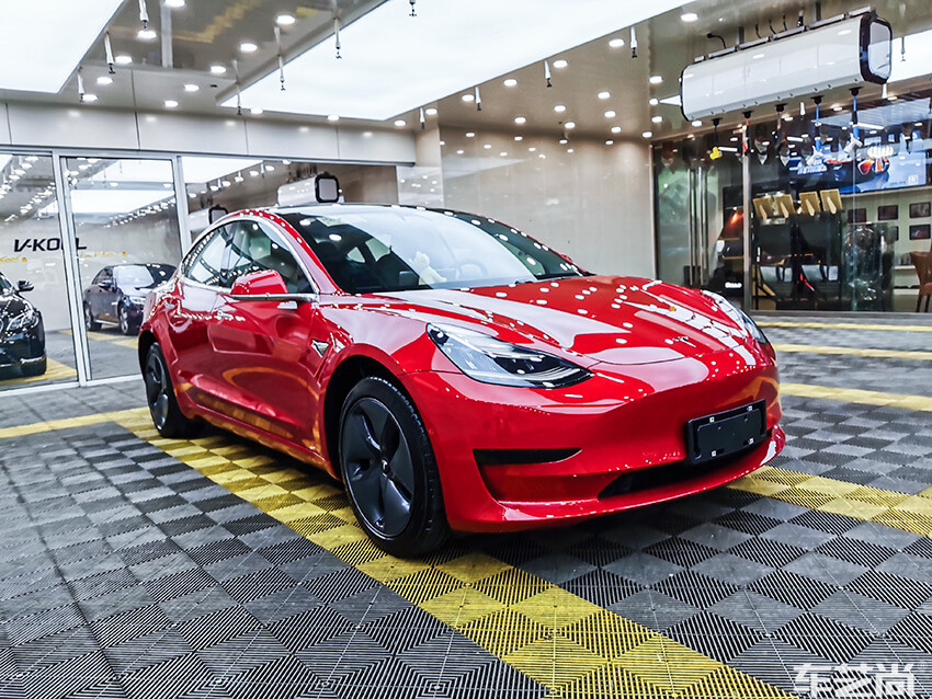 红色特斯拉model3威固隐形车衣案例