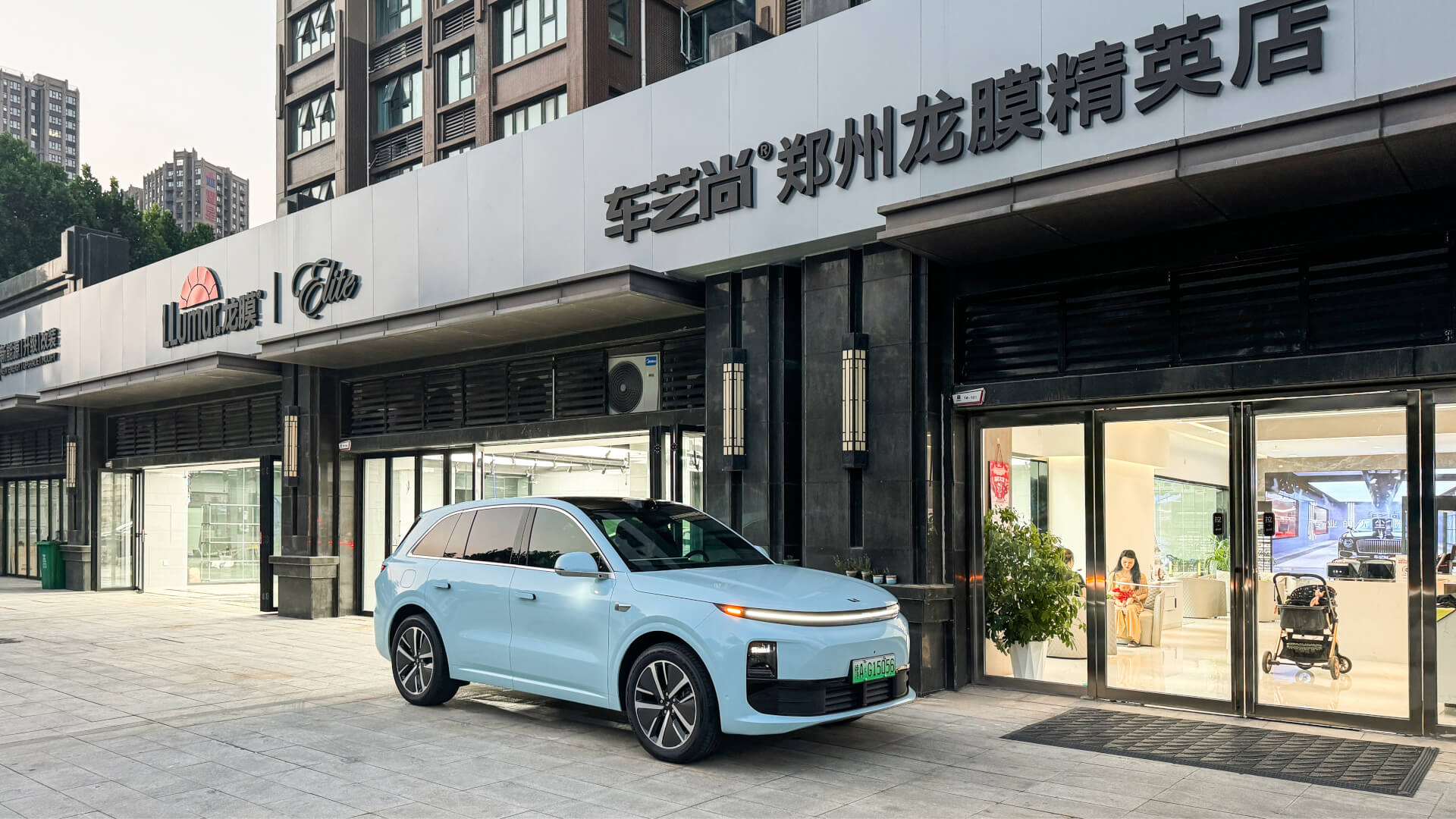 在郑州贴汽车膜,闭眼选车艺尚!