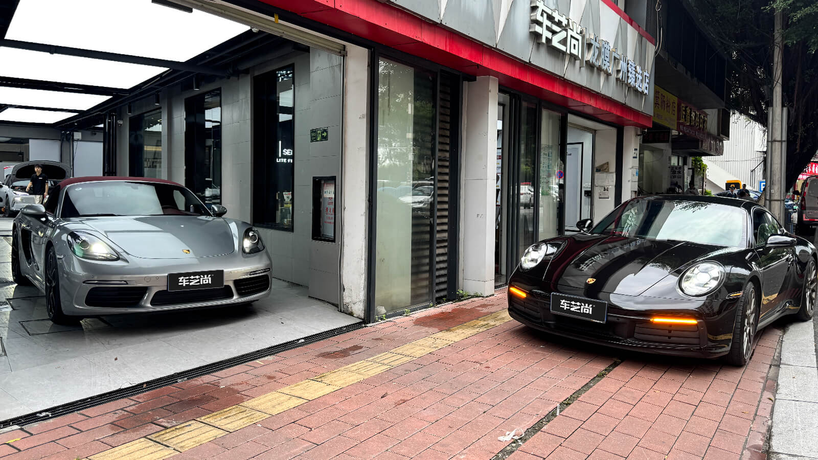 广州豪车贴膜为何纷纷选择车艺尚?龙膜全球臻选店+冠军技师团队,五大硬核优势解密