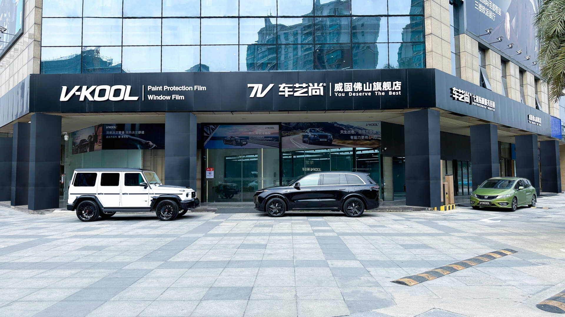 佛山潮湿天气贴膜容易起泡进灰吗?哪家店有无尘车间?
